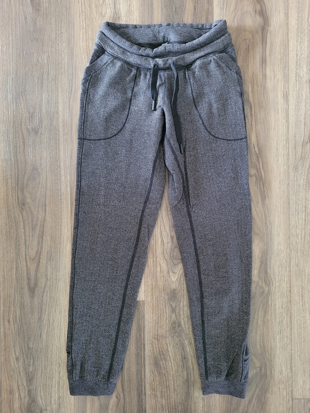 Lululemon Herringbone Jogger Pants with Drawstring Waist